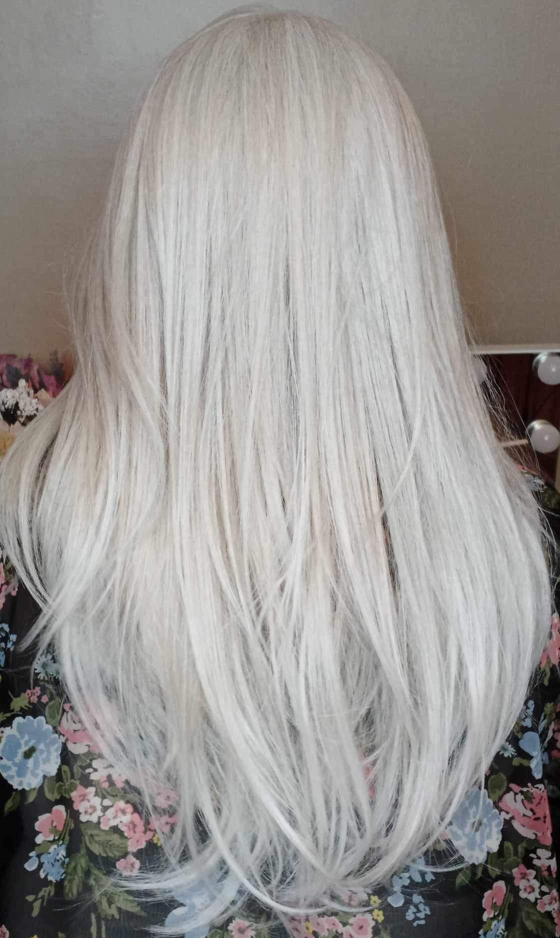 Dutchess (platinum ash blonde)