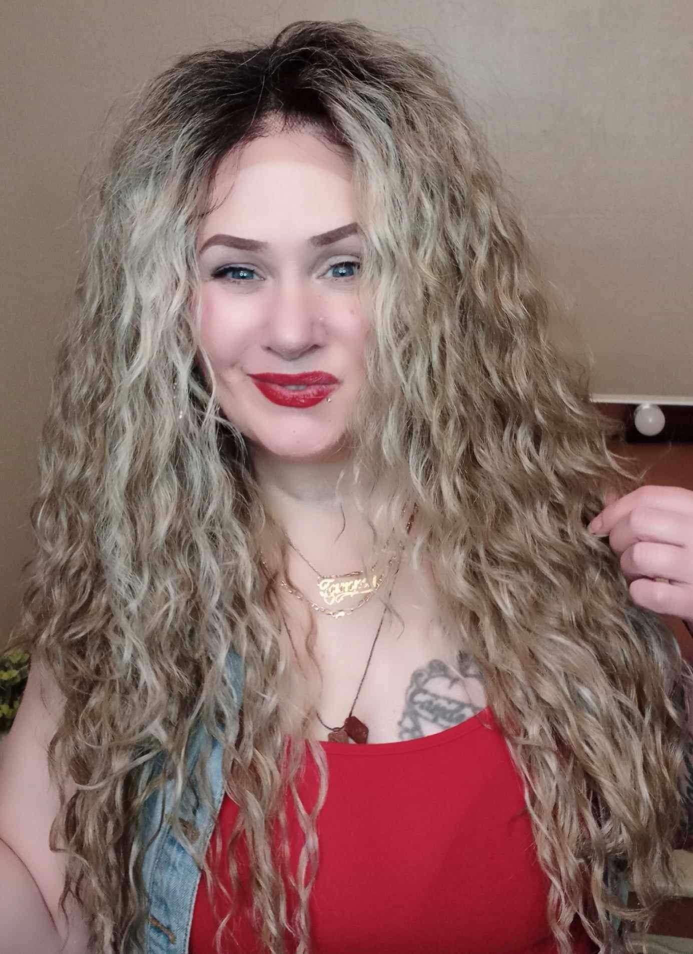 Angela (ash blonde/sandy blonde blend dk shadow root)