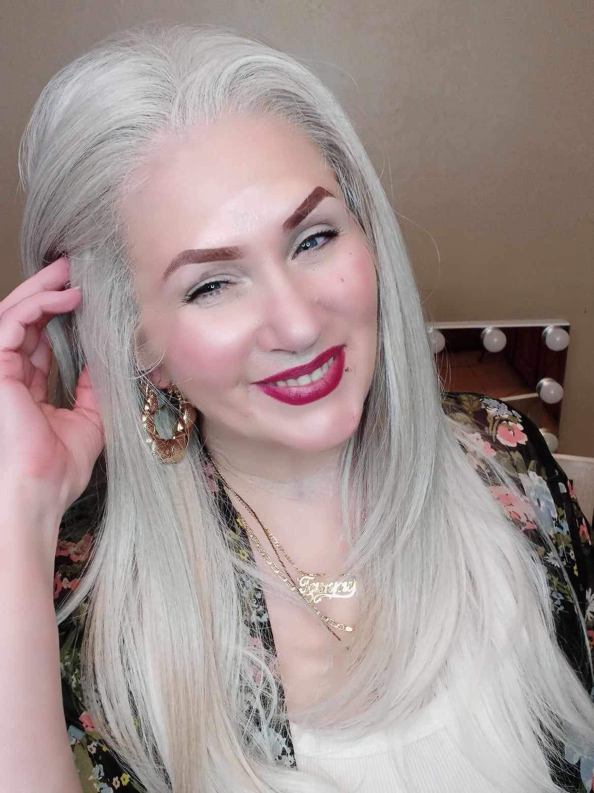 Dutchess (platinum ash blonde)
