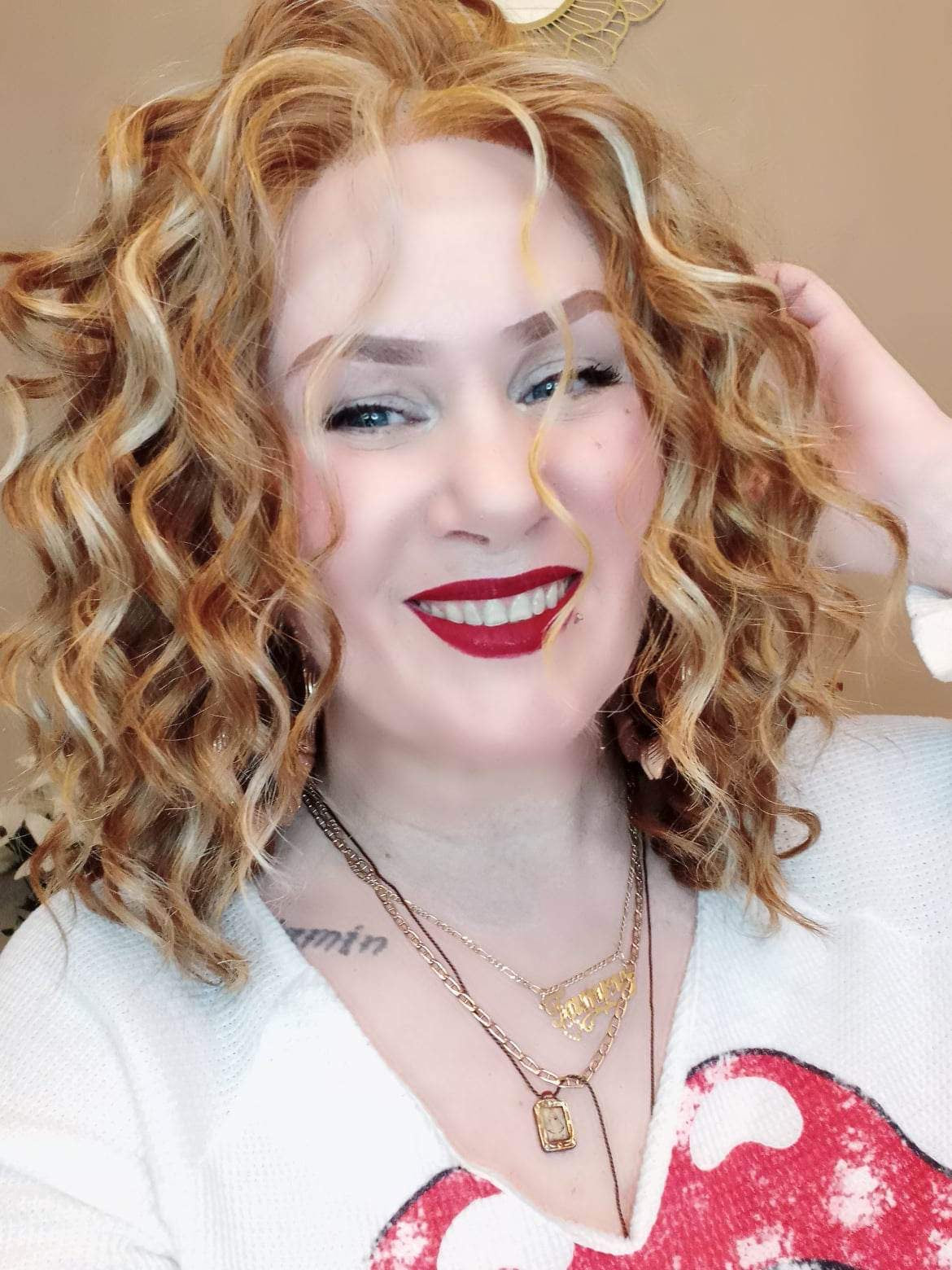 Joey (Strawberry blonde, light strawberry blonde w light blonde highlights)