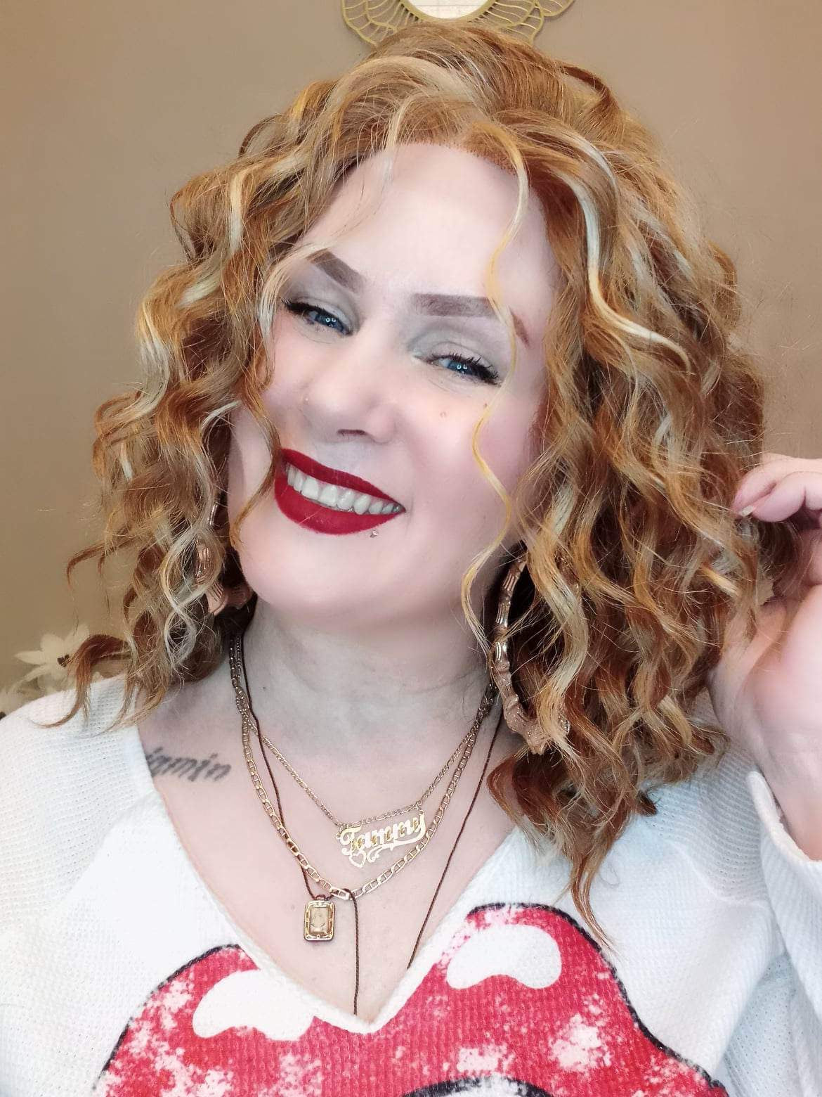 Joey (Strawberry blonde, light strawberry blonde w light blonde highlights)