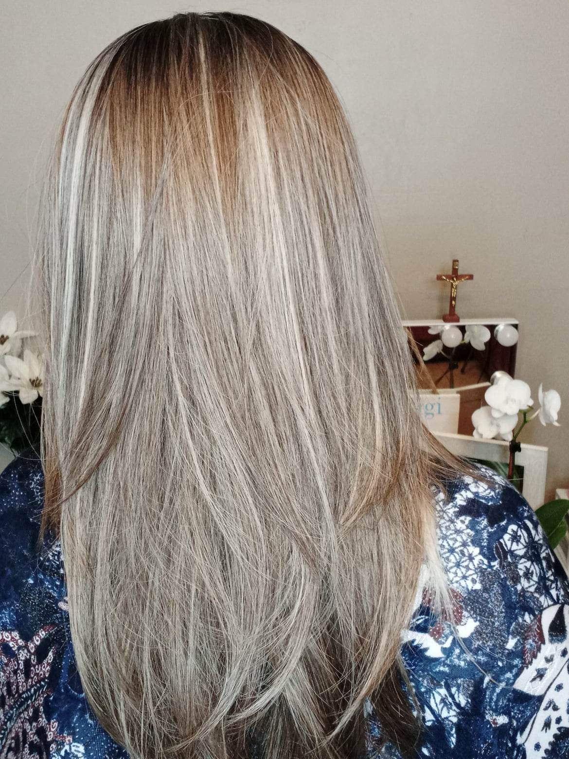 Malibu (dark blonde w/cream blonde money piece)