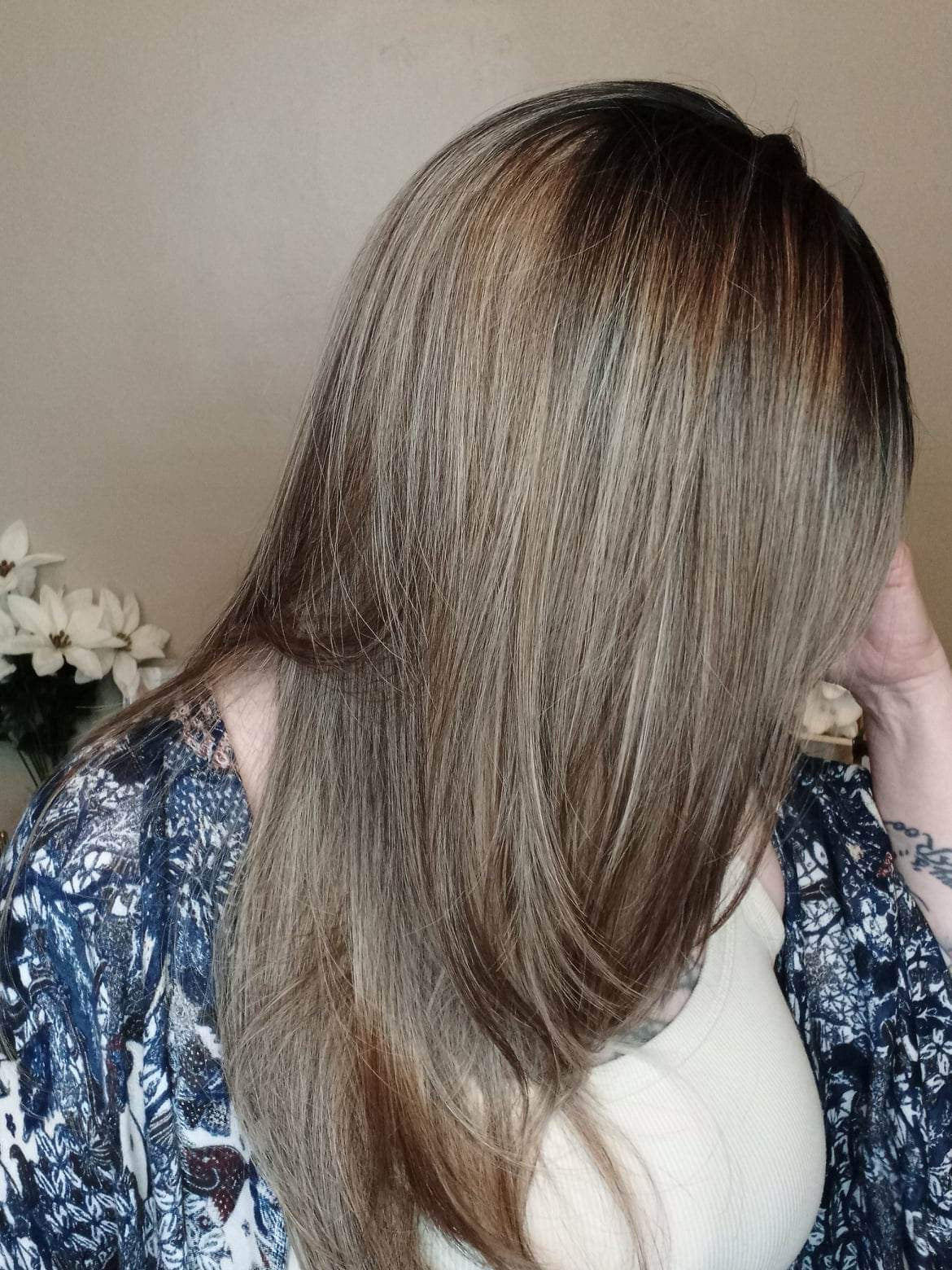 Malibu (dark blonde w/cream blonde money piece)